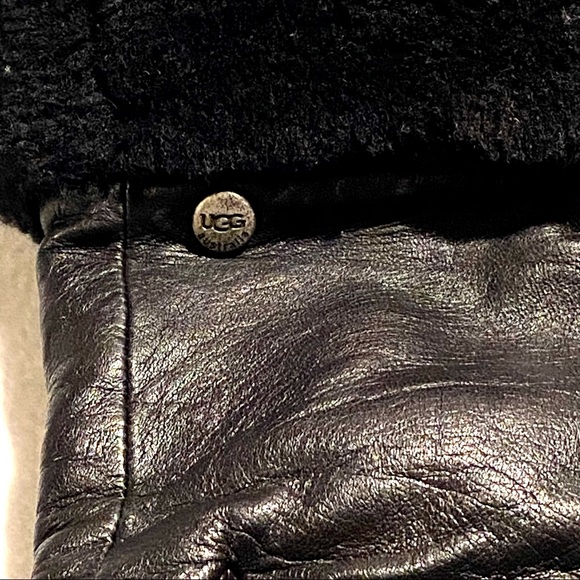 Ugg gloves too small from me. - Picture 7 of 7